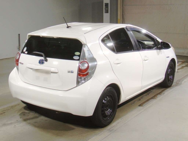 TOYOTA AQUA 2012