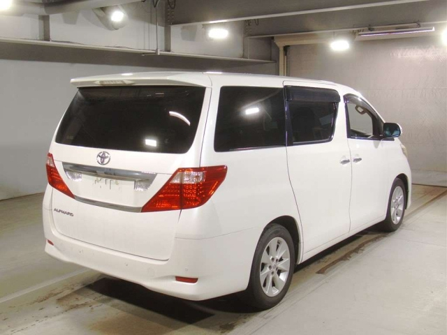TOYOTA ALPHARD 2010