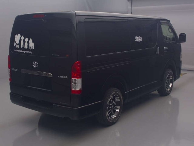 TOYOTA HIACE VAN 2023