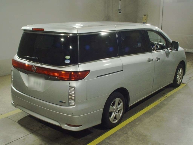 NISSAN ELGRAND 2010