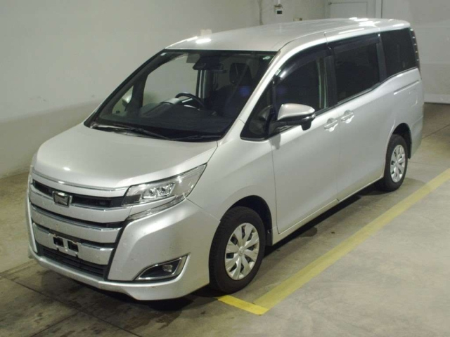 TOYOTA NOAH 2020