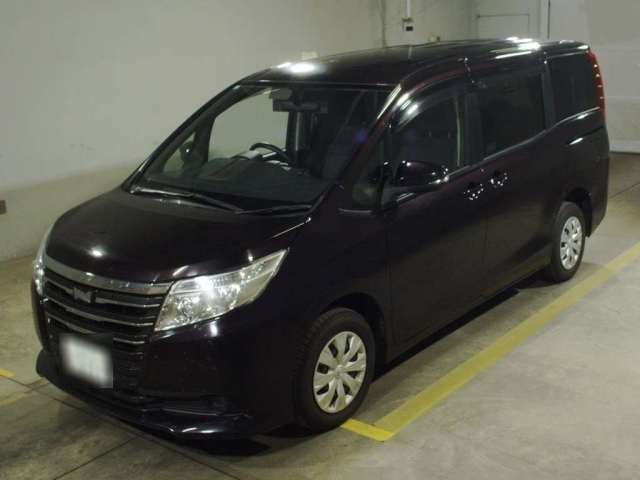TOYOTA NOAH 2015