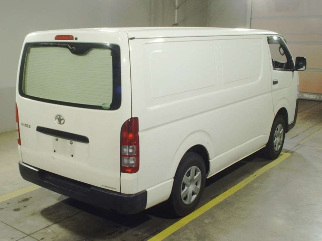 TOYOTA HIACE VAN 2016