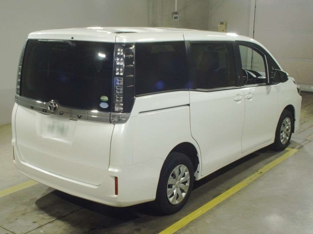 TOYOTA VOXY 2016