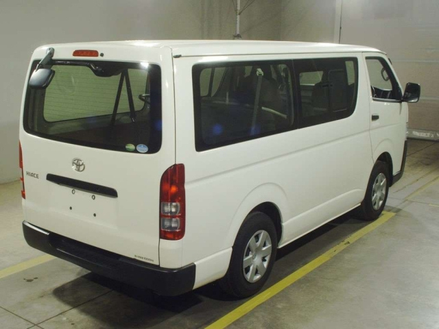 TOYOTA HIACE VAN 2019