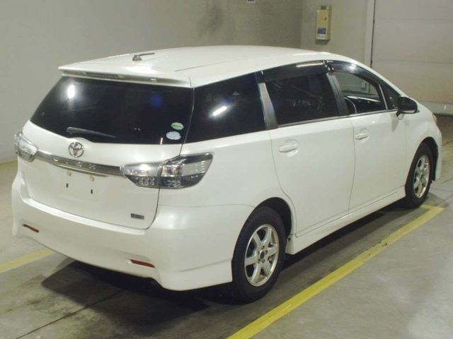 TOYOTA WISH 2014