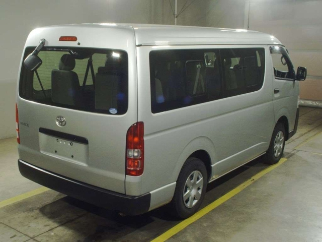 TOYOTA HIACE 2018