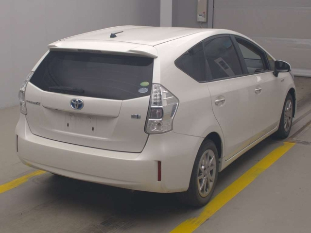 TOYOTA PRIUS ALPHA 2014