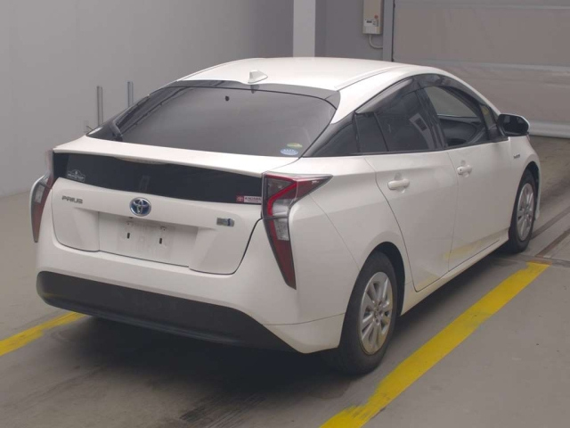 TOYOTA PRIUS 2016