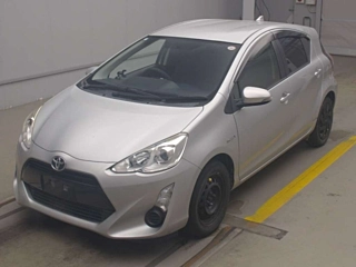 TOYOTA AQUA 2015
