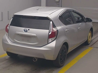 TOYOTA AQUA 2015