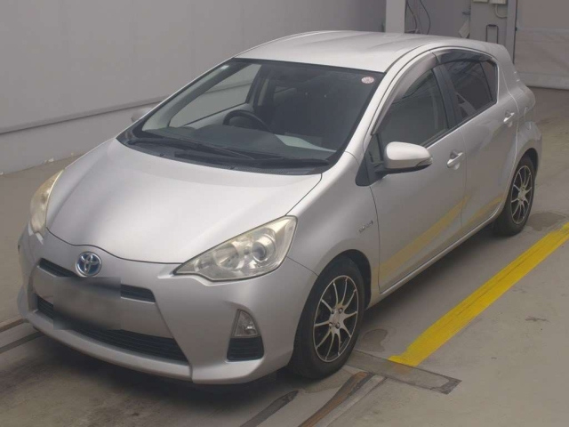 TOYOTA AQUA 2012