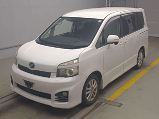 TOYOTA VOXY 2010