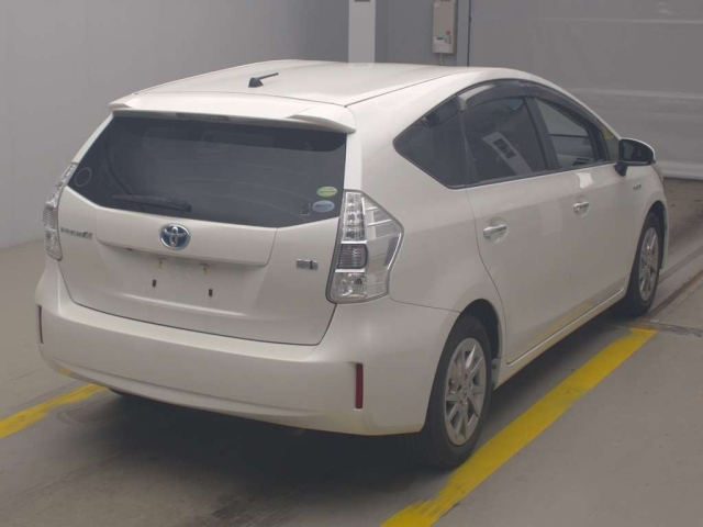 TOYOTA PRIUS ALPHA 2014