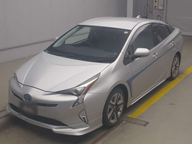 TOYOTA PRIUS 2016