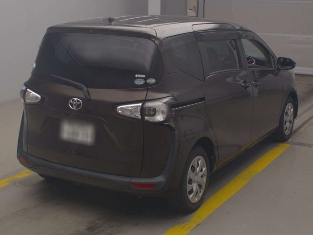 TOYOTA SIENTA 2015