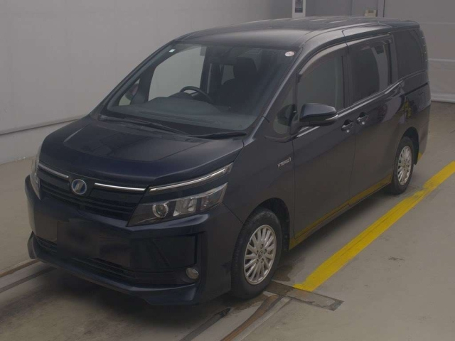 TOYOTA VOXY 2014