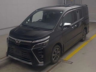 TOYOTA VOXY 2018