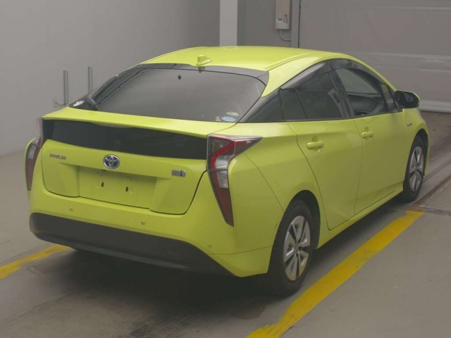 TOYOTA PRIUS 2016