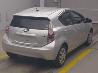 TOYOTA AQUA 2013