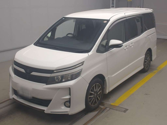 TOYOTA VOXY 2014