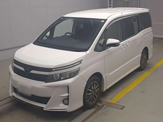 TOYOTA VOXY 2014