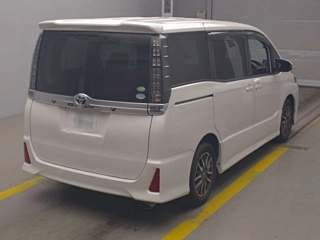 TOYOTA VOXY 2014