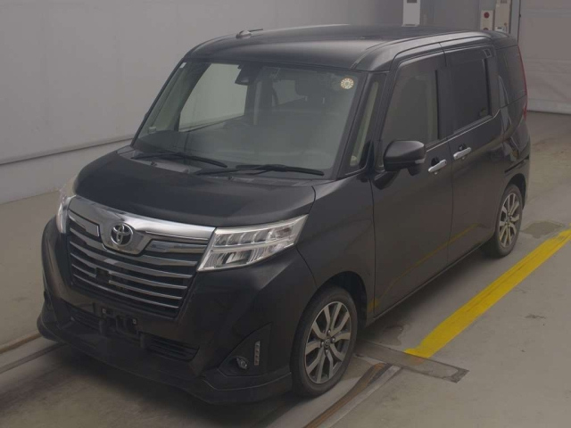 TOYOTA ROOMY 2017