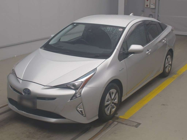 TOYOTA PRIUS 2016