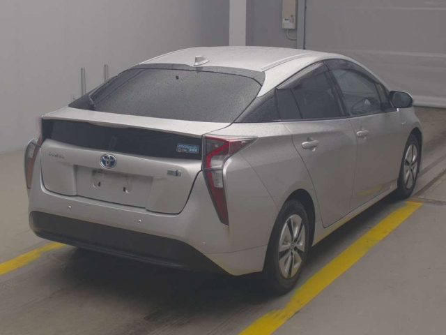 TOYOTA PRIUS 2016
