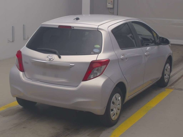 TOYOTA VITZ 2012