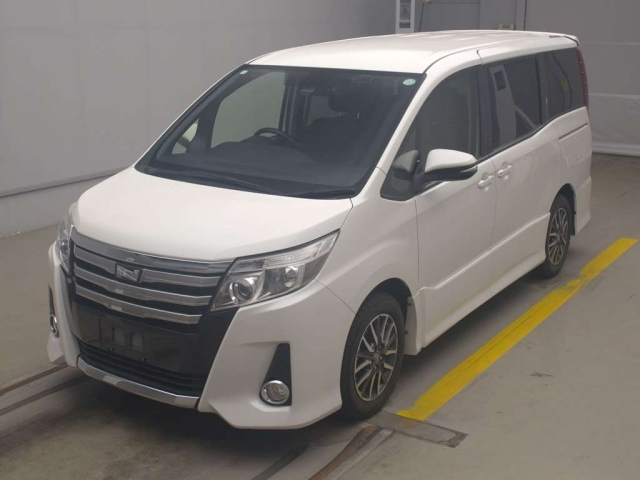 TOYOTA NOAH 2016