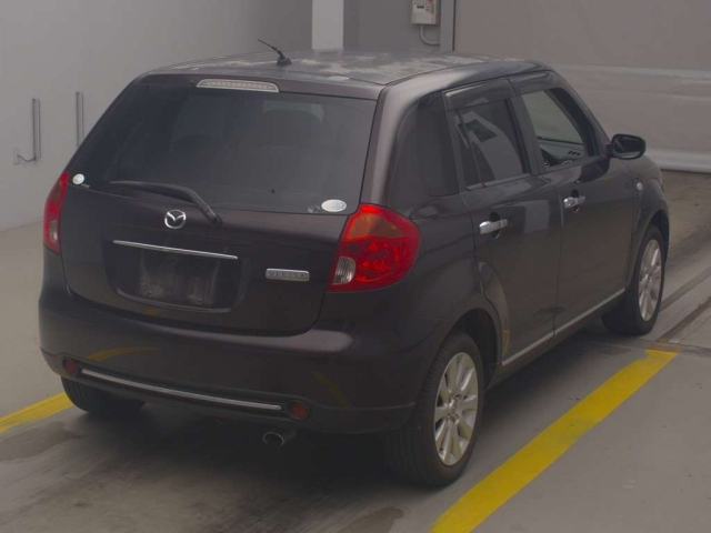 MAZDA VERISA 2010