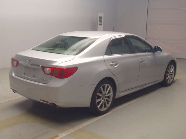 TOYOTA MARK X 2011