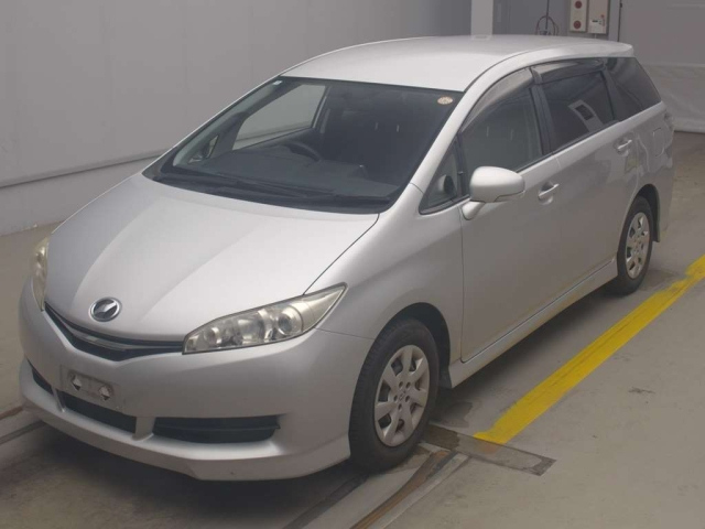 TOYOTA WISH 2014