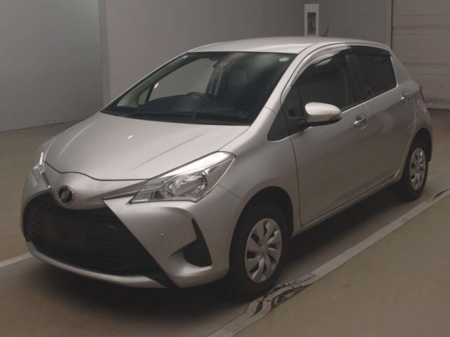 TOYOTA VITZ 2018