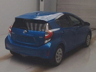 TOYOTA AQUA 2019