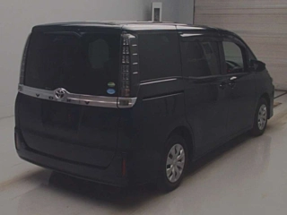 TOYOTA VOXY 2016
