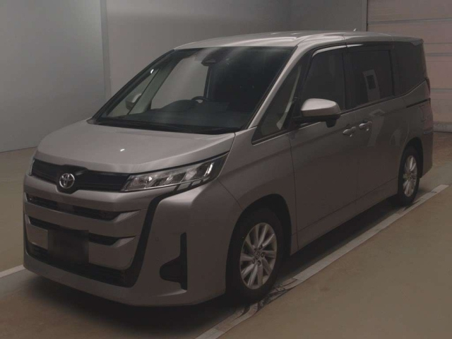 TOYOTA NOAH 2023