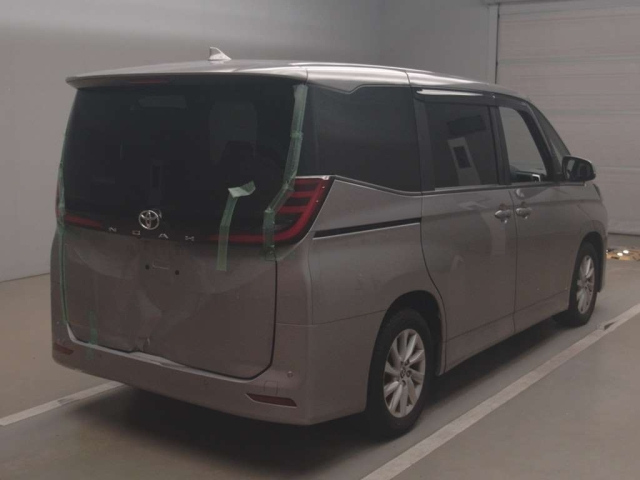 TOYOTA NOAH 2023