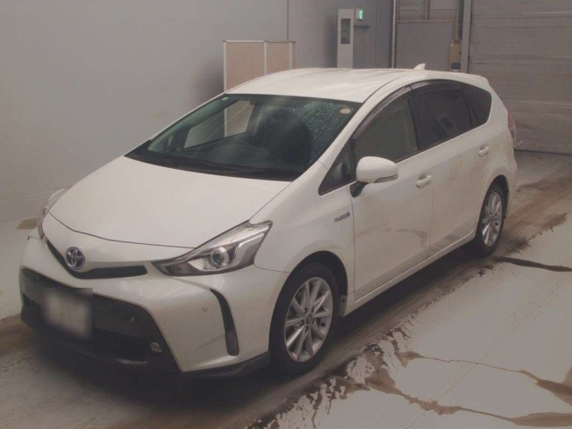 TOYOTA PRIUS ALPHA 2016