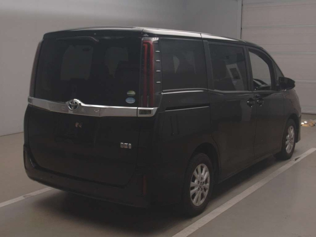 TOYOTA NOAH 2020