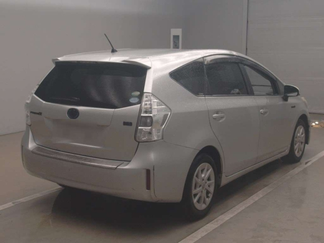 TOYOTA PRIUS ALPHA 2012