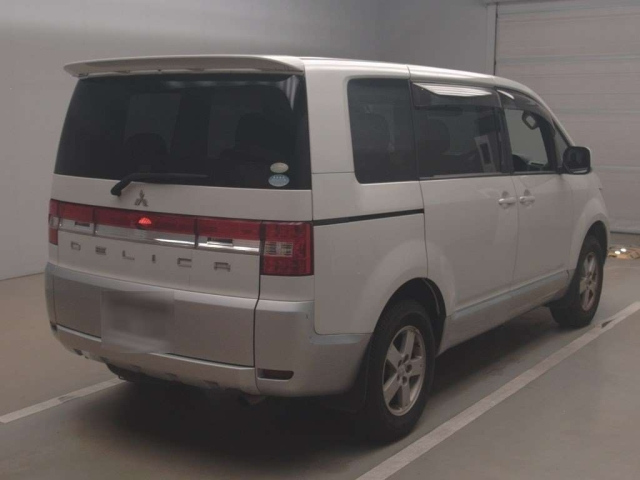 MITSUBISHI DELICA D5 2010