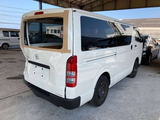 TOYOTA HIACE VAN 2021
