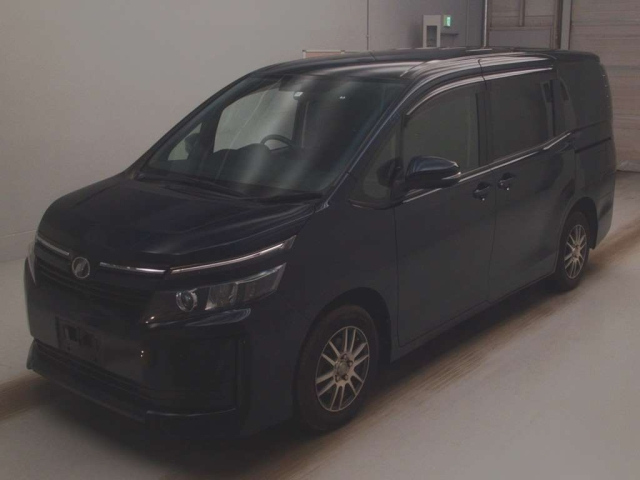 TOYOTA VOXY 2014