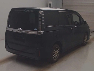 TOYOTA VOXY 2014
