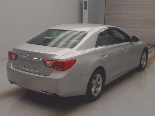 TOYOTA MARK X 2010