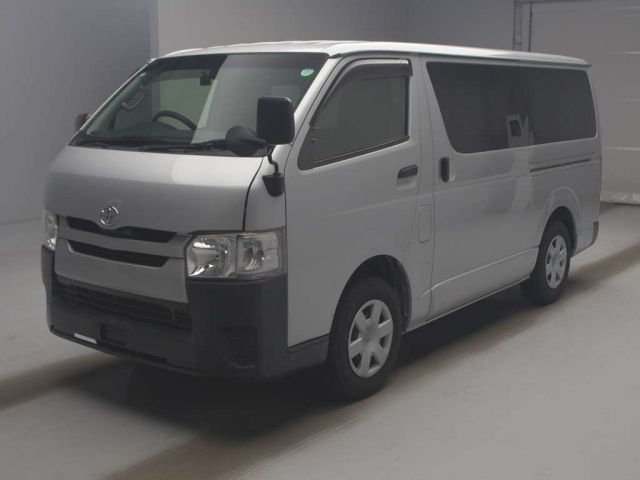 TOYOTA HIACE VAN 2015