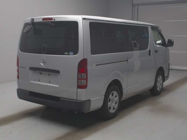 TOYOTA HIACE VAN 2015